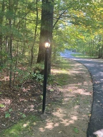 74 N Hatfield Rd, Hatfield, MA 01038