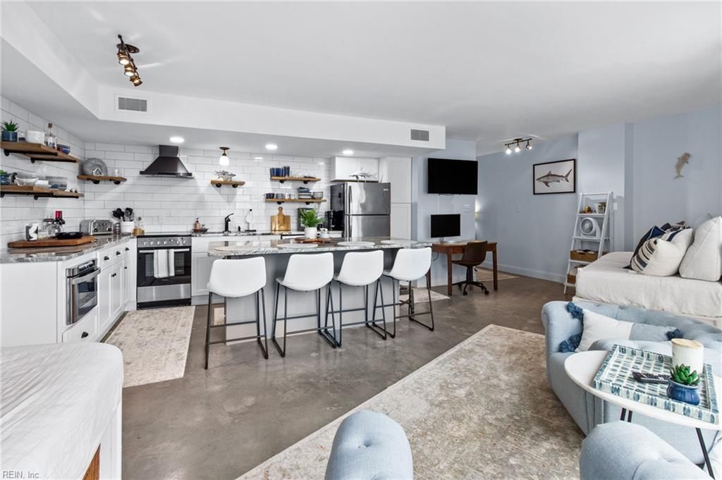 1222 E Ocean View Ave Apt 205, Norfolk, VA 23503