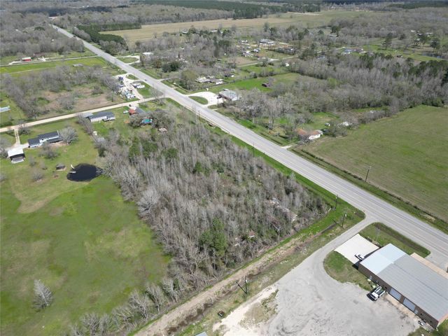 9715 Highway 321, Dayton, TX 77535
