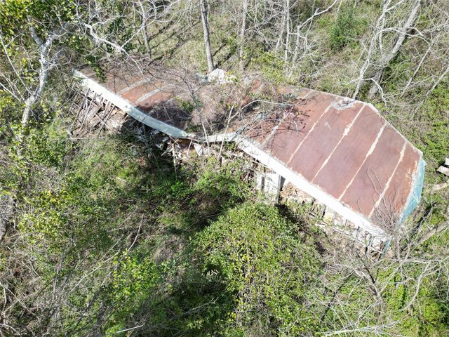 9715 Highway 321, Dayton, TX 77535