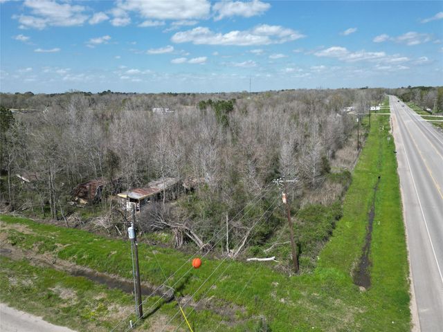 9715 Highway 321, Dayton, TX 77535