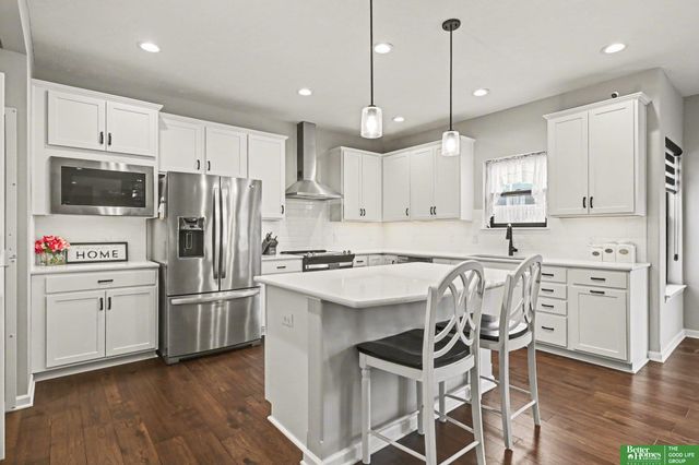 11004 Hardwood Drive, Papillion, NE 68046