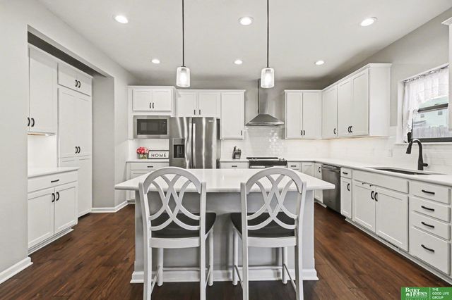 11004 Hardwood Drive, Papillion, NE 68046