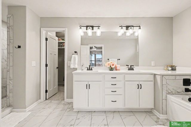 11004 Hardwood Drive, Papillion, NE 68046