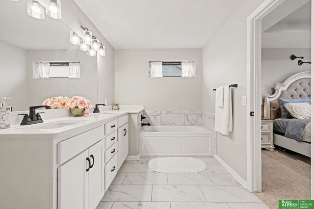 11004 Hardwood Drive, Papillion, NE 68046