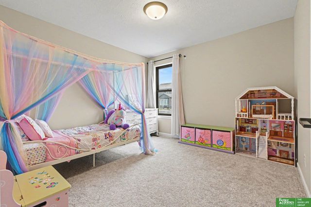 11004 Hardwood Drive, Papillion, NE 68046