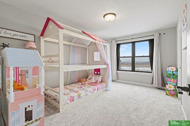 11004 Hardwood Drive, Papillion, NE 68046