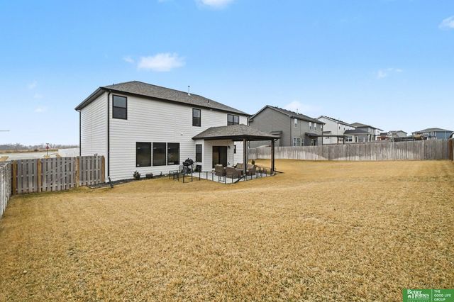 11004 Hardwood Drive, Papillion, NE 68046