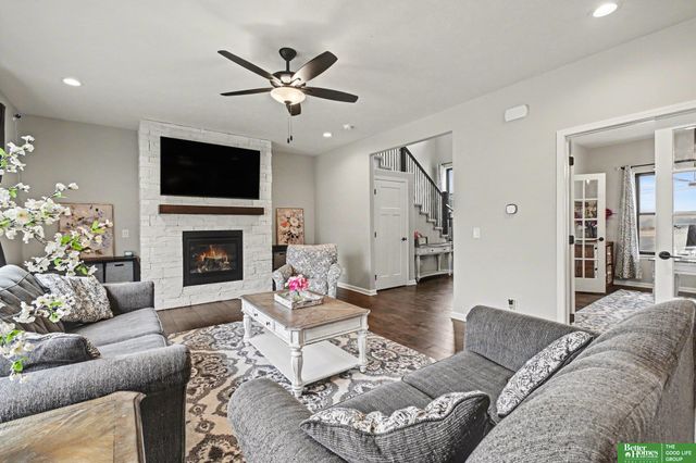 11004 Hardwood Drive, Papillion, NE 68046