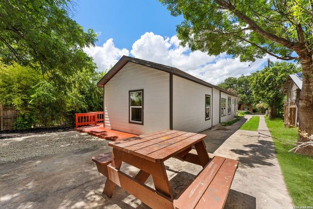612 W Magnolia Ave, San Antonio, TX 78212