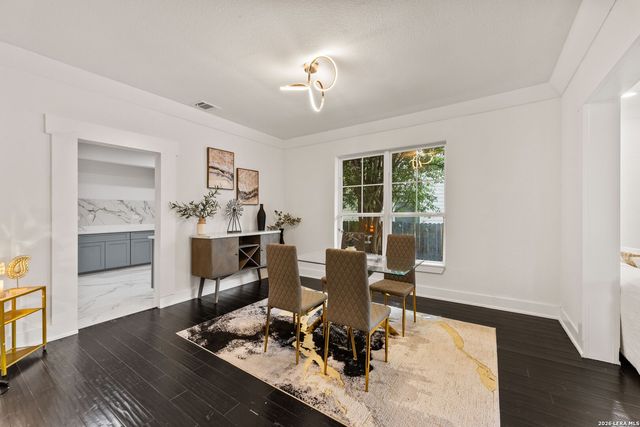 612 W Magnolia Ave, San Antonio, TX 78212