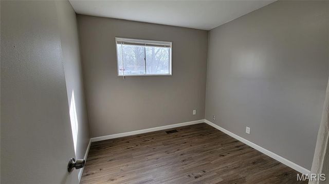 227 Meadowcrest Drive, Ferguson, MO 63135