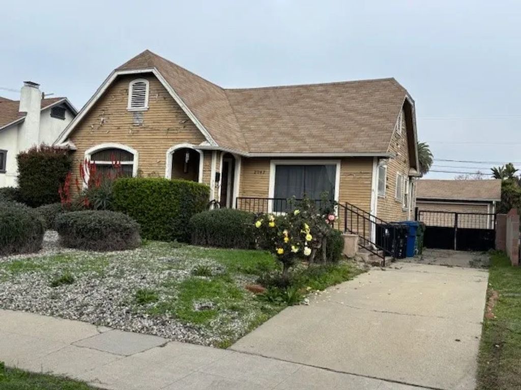 2047 W 78th Place, Los Angeles, CA 90047