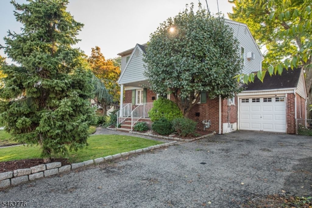 126 Hillman Dr, Elmwood Park Boro, NJ 07407 — photo 2