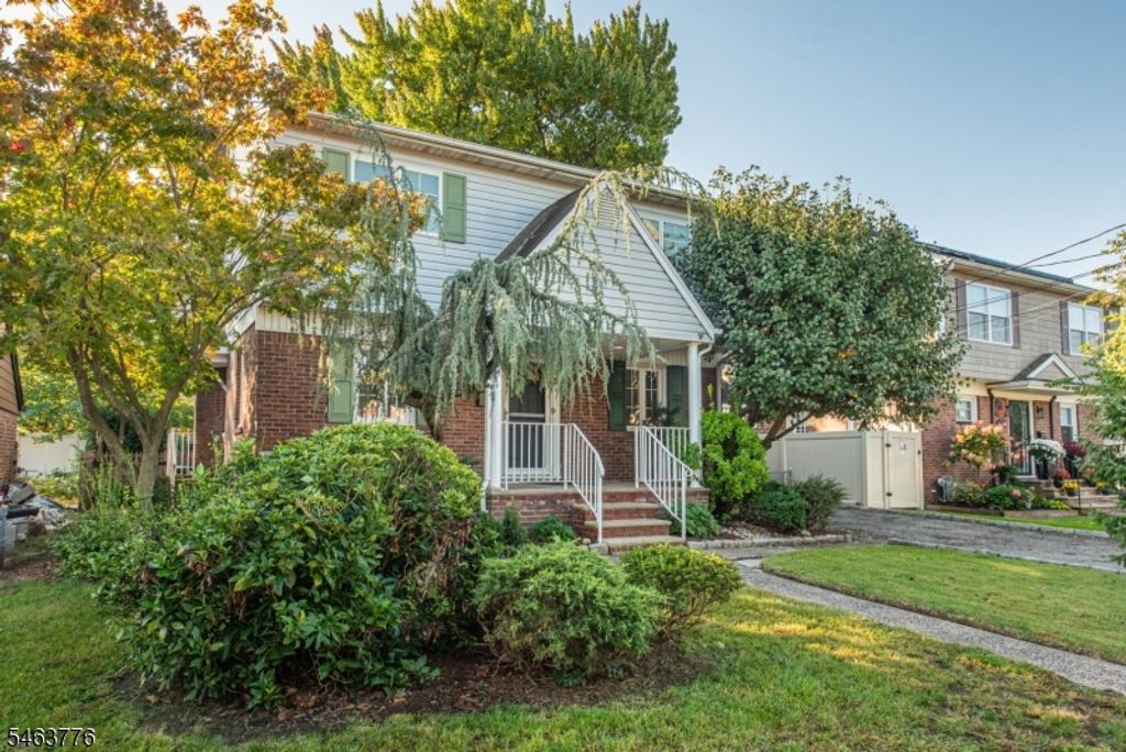 126 Hillman Dr, Elmwood Park Boro, NJ 07407 — photo 3