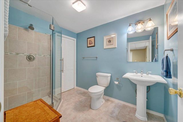 1700 Bluewater DR, Moneta, VA 24121