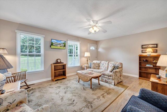 1700 Bluewater DR, Moneta, VA 24121