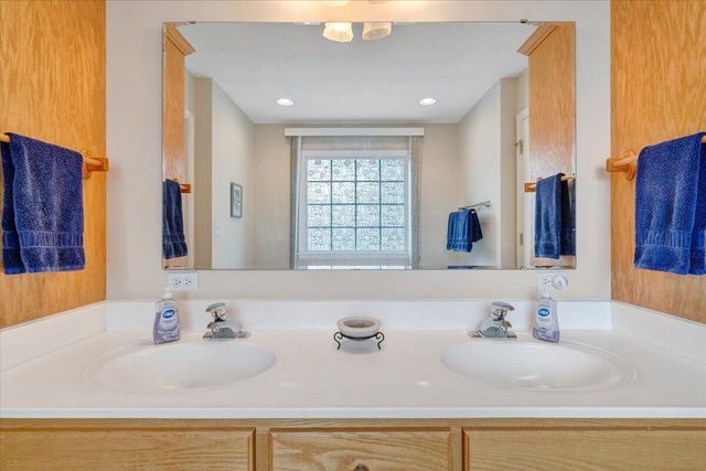 1700 Bluewater DR, Moneta, VA 24121