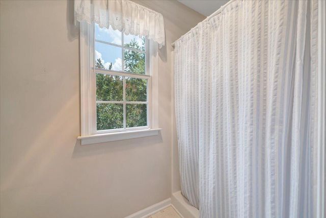 1700 Bluewater DR, Moneta, VA 24121