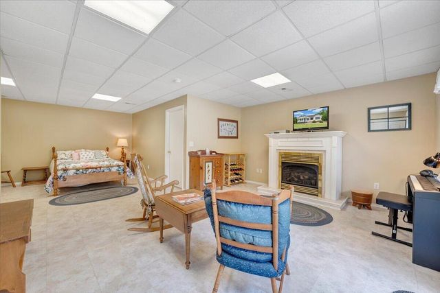 1700 Bluewater DR, Moneta, VA 24121