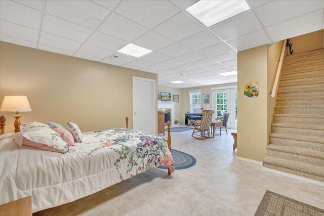 1700 Bluewater DR, Moneta, VA 24121