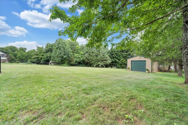 1700 Bluewater DR, Moneta, VA 24121