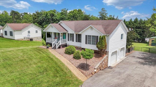 1700 Bluewater DR, Moneta, VA 24121