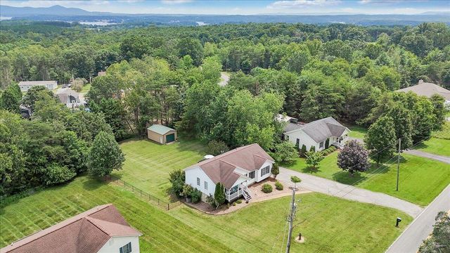 1700 Bluewater DR, Moneta, VA 24121