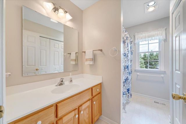 1700 Bluewater DR, Moneta, VA 24121
