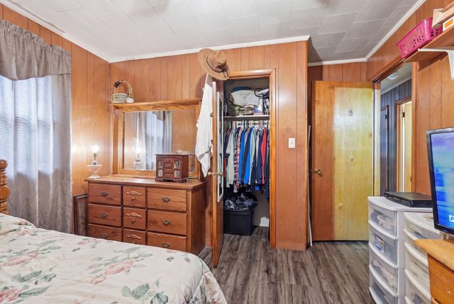 8 Thurman Dr, Celina, TN 38551