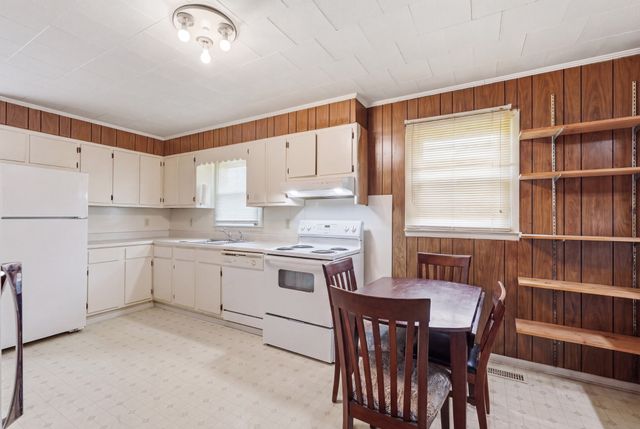 8 Thurman Dr, Celina, TN 38551