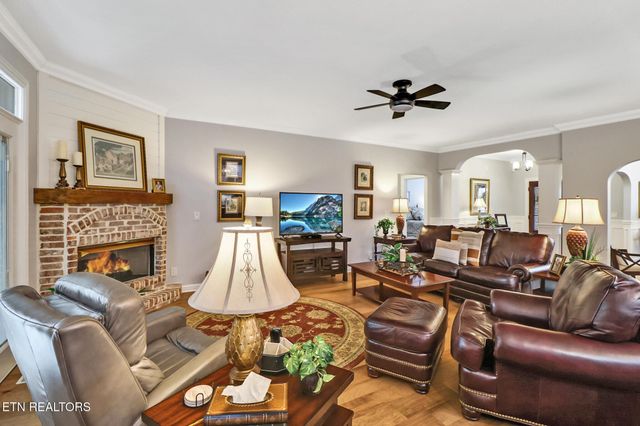 233 Dove Drive, Crossville, TN 38555