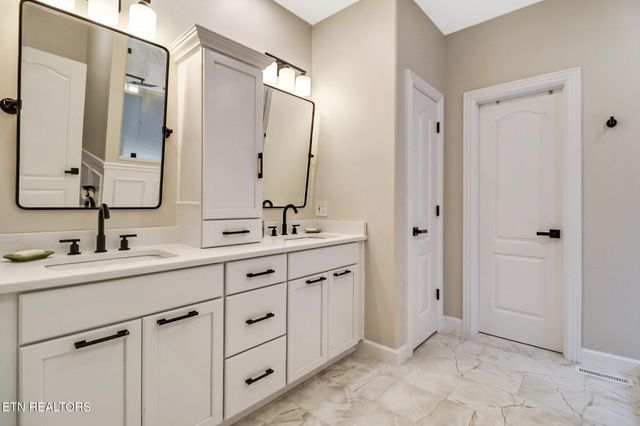 233 Dove Drive, Crossville, TN 38555