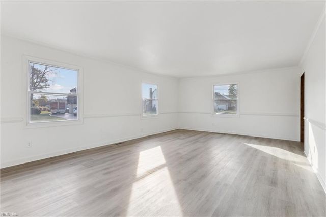 15 Coach ST, Hampton, VA 23664