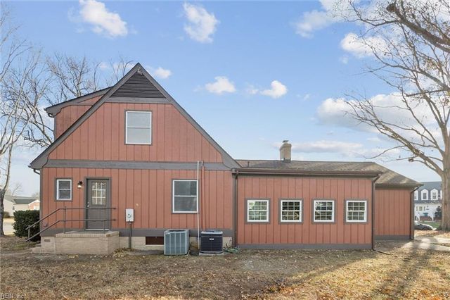 15 Coach ST, Hampton, VA 23664