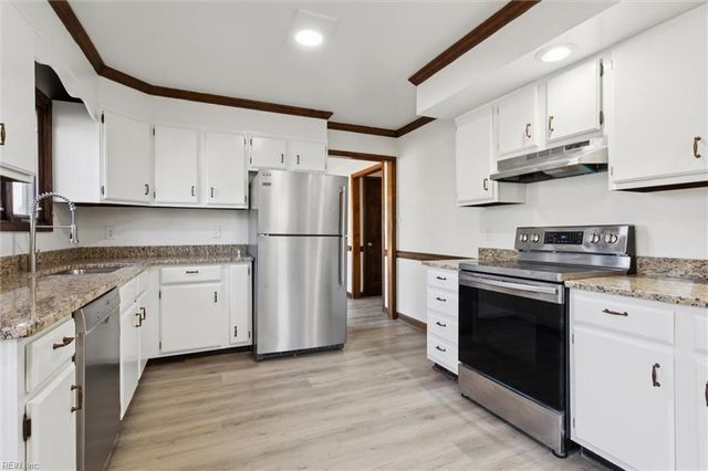 15 Coach ST, Hampton, VA 23664