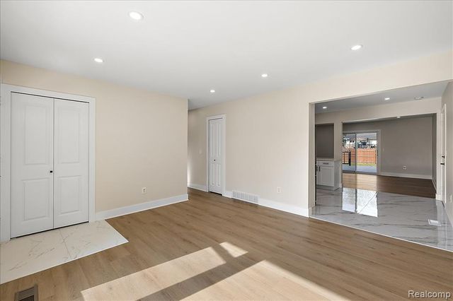 47349 Nita Drive, Utica, MI 48317