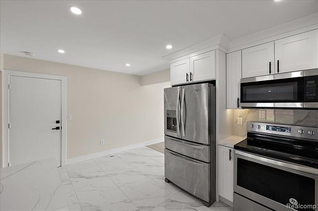 47349 Nita Drive, Utica, MI 48317