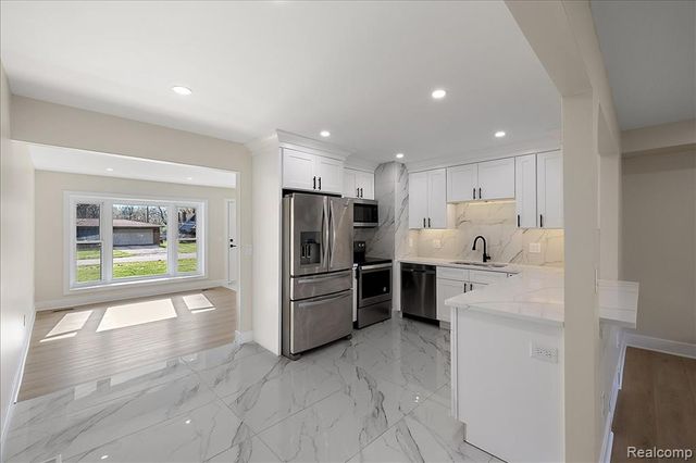 47349 Nita Drive, Utica, MI 48317