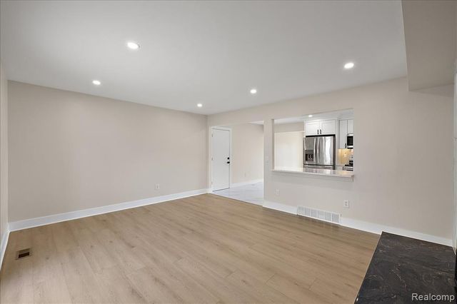 47349 Nita Drive, Utica, MI 48317