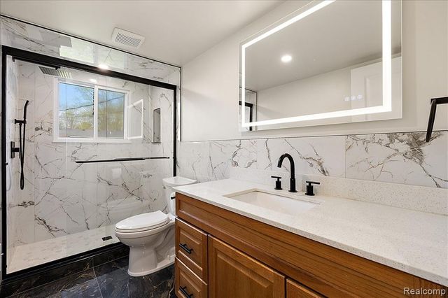 47349 Nita Drive, Utica, MI 48317