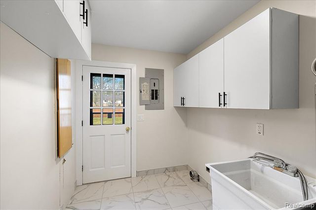 47349 Nita Drive, Utica, MI 48317