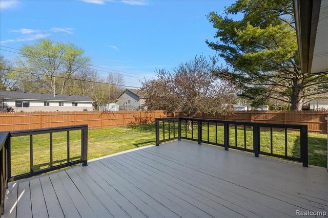 47349 Nita Drive, Utica, MI 48317