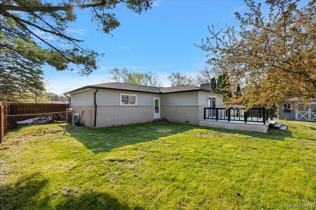 47349 Nita Drive, Utica, MI 48317