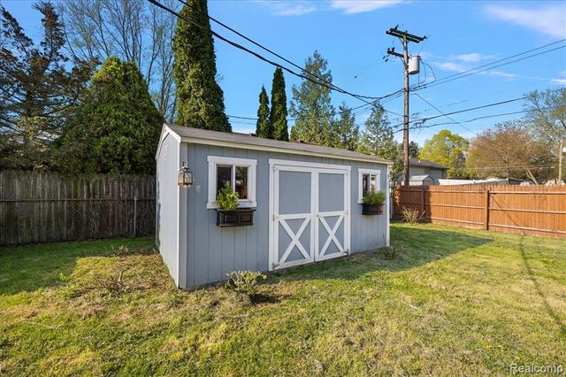 47349 Nita Drive, Utica, MI 48317