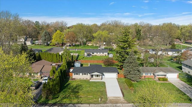 47349 Nita Drive, Utica, MI 48317