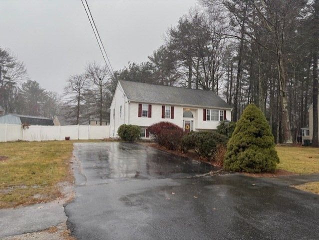 18 Towle Ct, Douglas, MA 01516