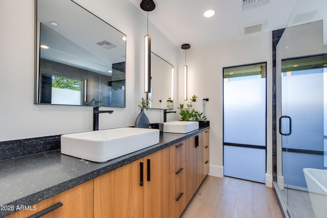 2022 E GARDENIA Avenue, Phoenix, AZ 85020
