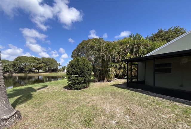 9 Beckley Pl, Boynton Beach, FL 33426