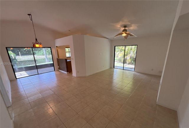 9 Beckley Pl, Boynton Beach, FL 33426